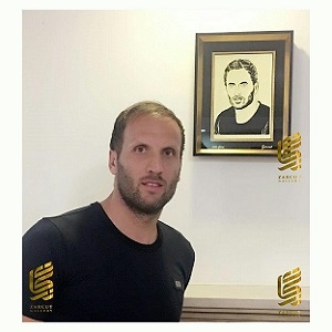 تابلو طلا چهره محسن بنگر 
