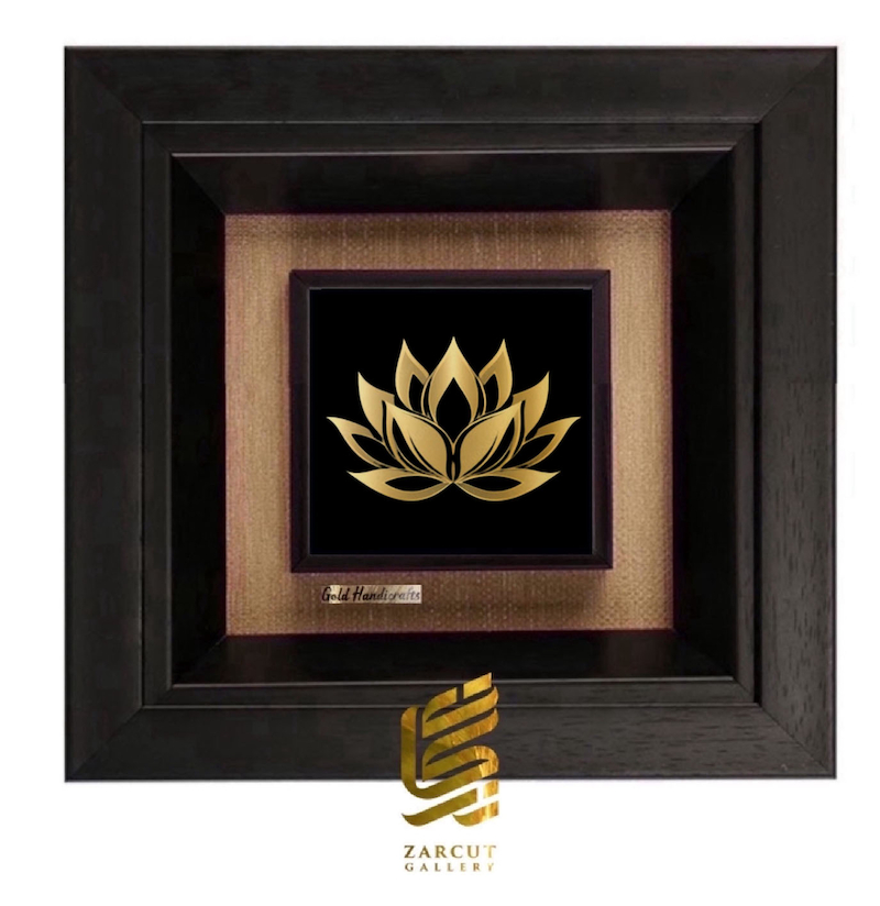 تابلو طلاکوب طرح گل نیلوفر